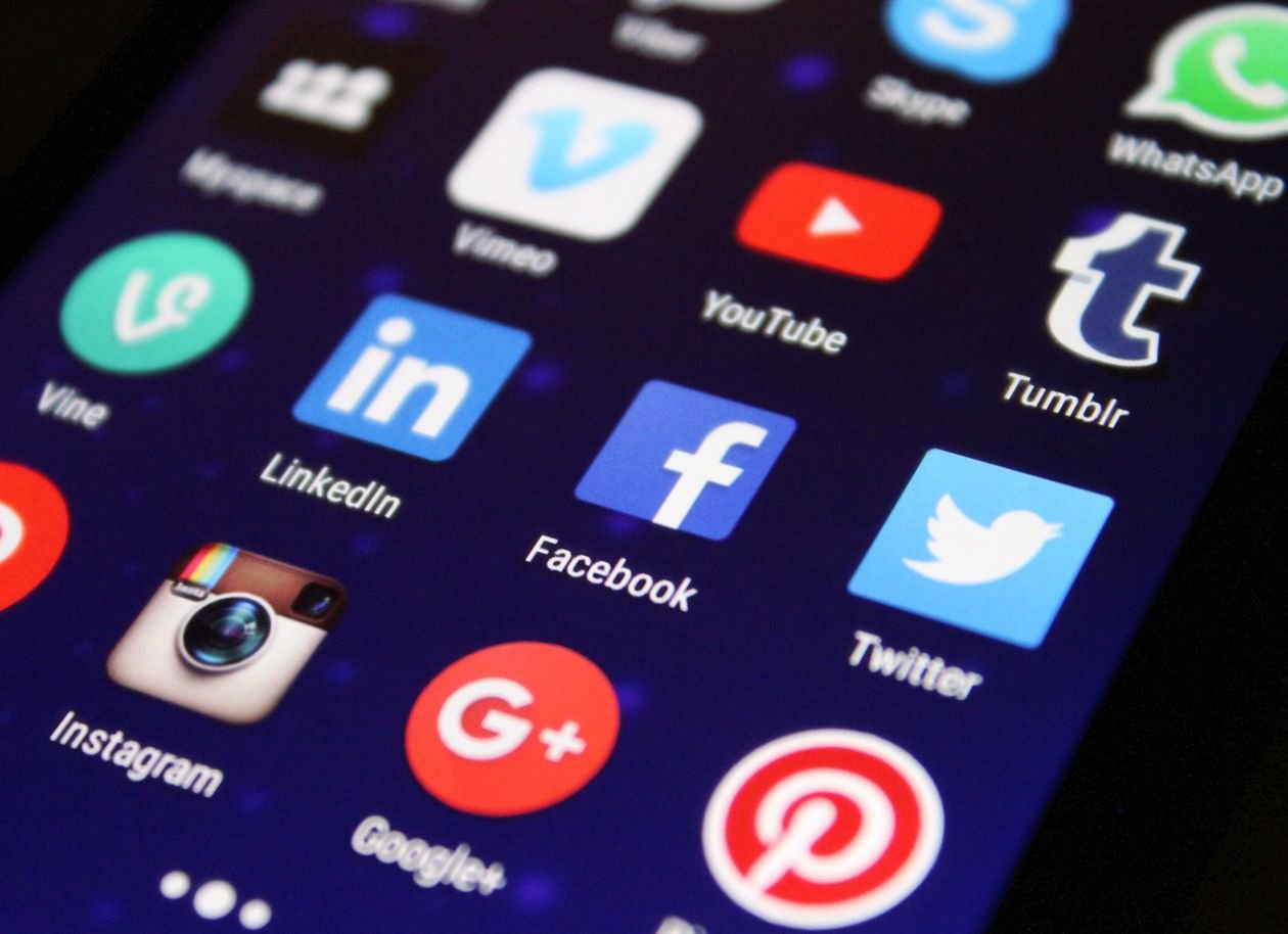 Smartphone screen with social media app icons